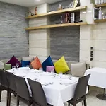 Comfort Center Szálloda Tirana