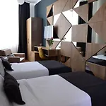 Comfort Center Szálloda Tirana