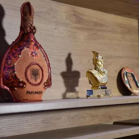 Comfort Center 4* تيرانا