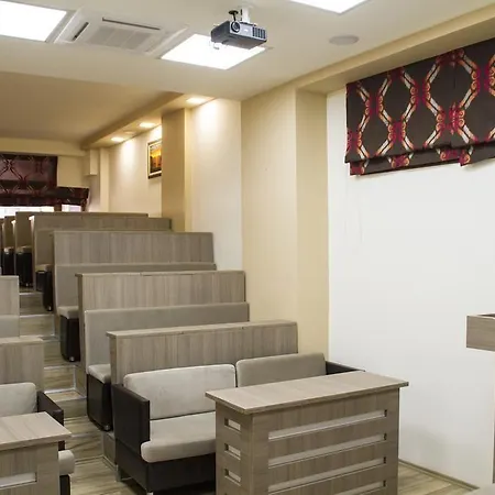 Comfort تيرانا