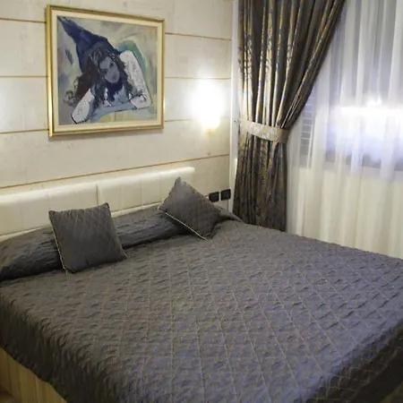 Comfort تيرانا