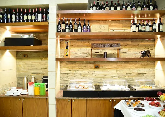 Comfort Center 4* تيرانا