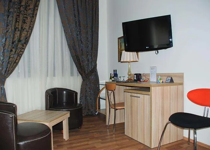 Comfort Center فندق تيرانا