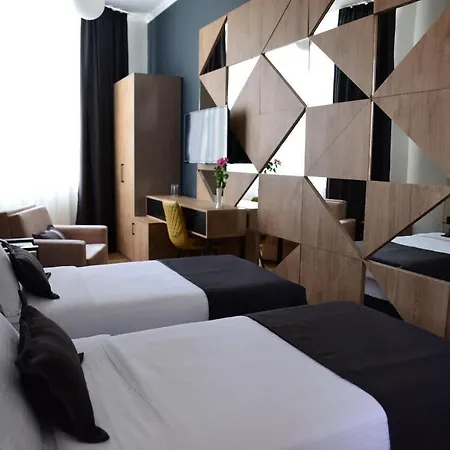Comfort Hotel Tirana