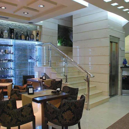 Comfort Center Hotel