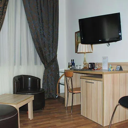 Comfort Center 4* Tirana