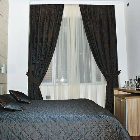 Comfort Center 4* Tirana