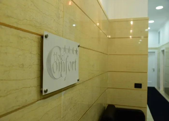 מלון Comfort Center 4*