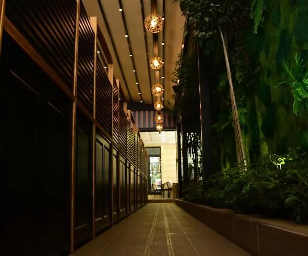 Comfort Center 4* Tirana