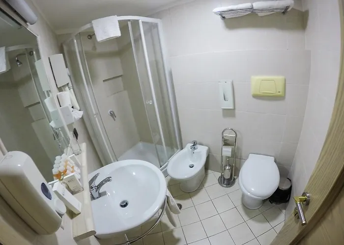 Comfort Center Hotel