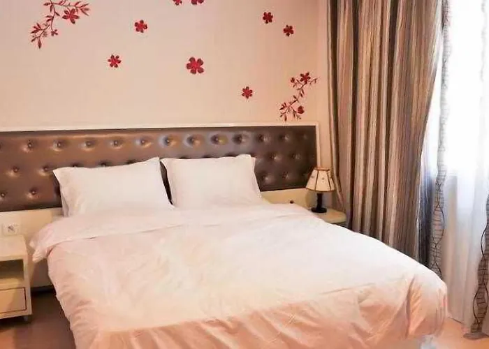 Comfort Center 4* Tirana
