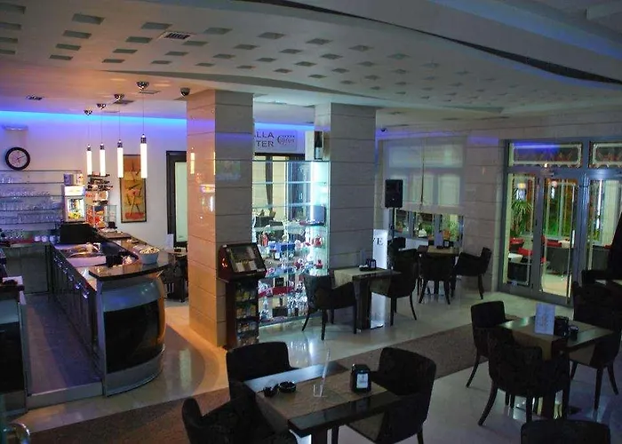 Comfort Center מלון טיראנה
